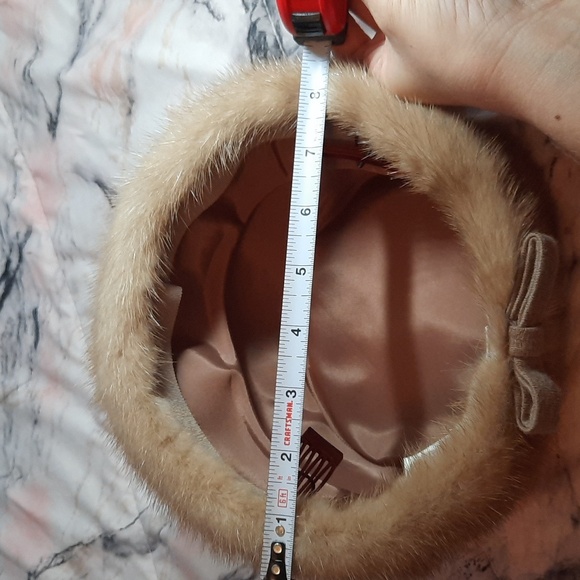 L. S. Ayres Amrose Mink hat - Picture 7 of 7